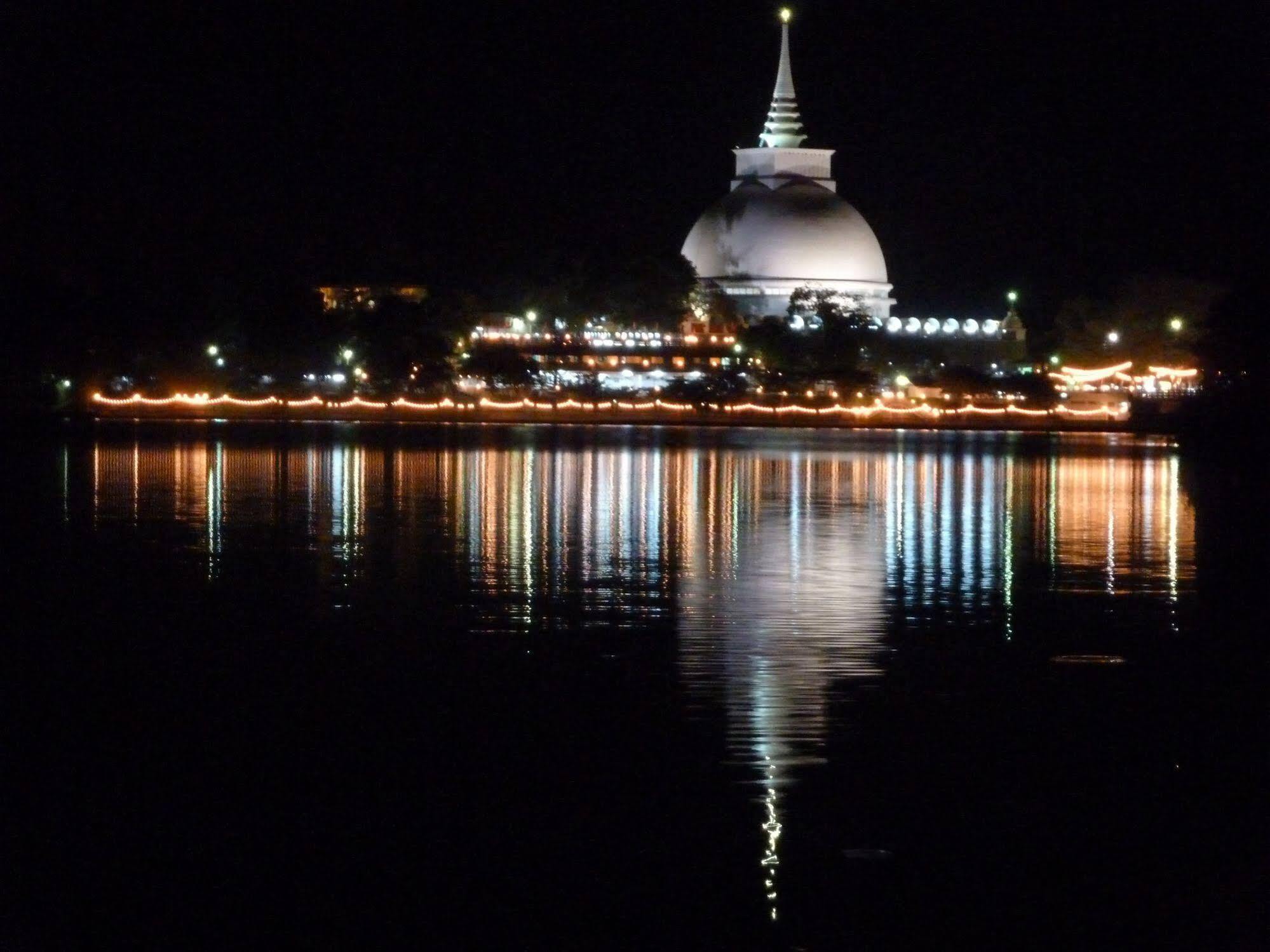 Hotel Sisilthera Anuradhapura Eksteriør bilde